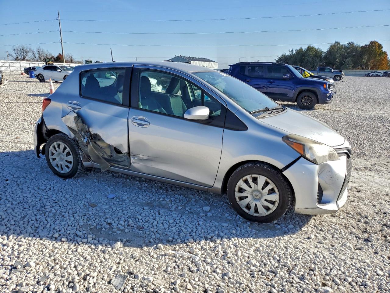 2016 TOYOTA YARIS L photo 4