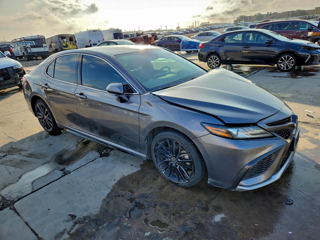 2021 TOYOTA CAMRY XSE photo 4