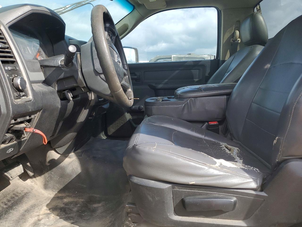 2014 RAM 1500 ST photo 7