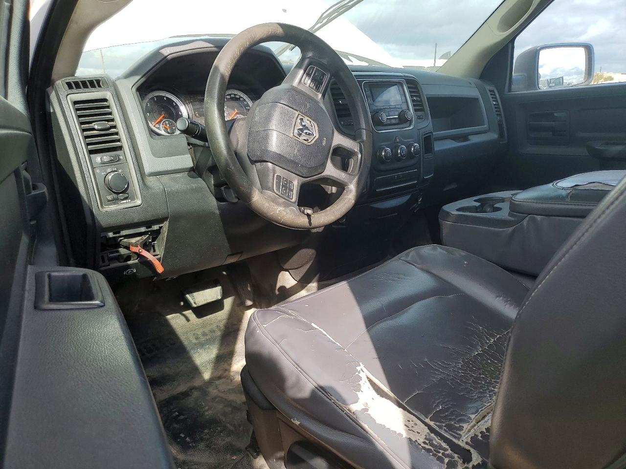 2014 RAM 1500 ST photo 8