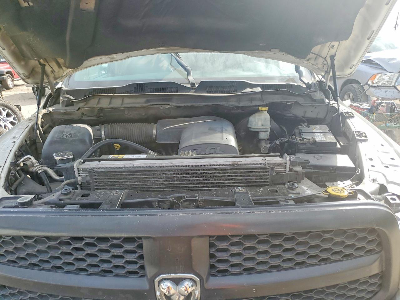 2014 RAM 1500 ST photo 11