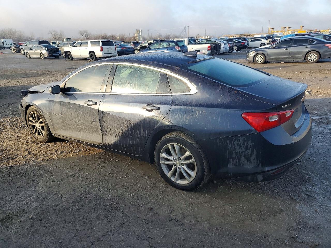 2016 CHEVROLET MALIBU photo 2