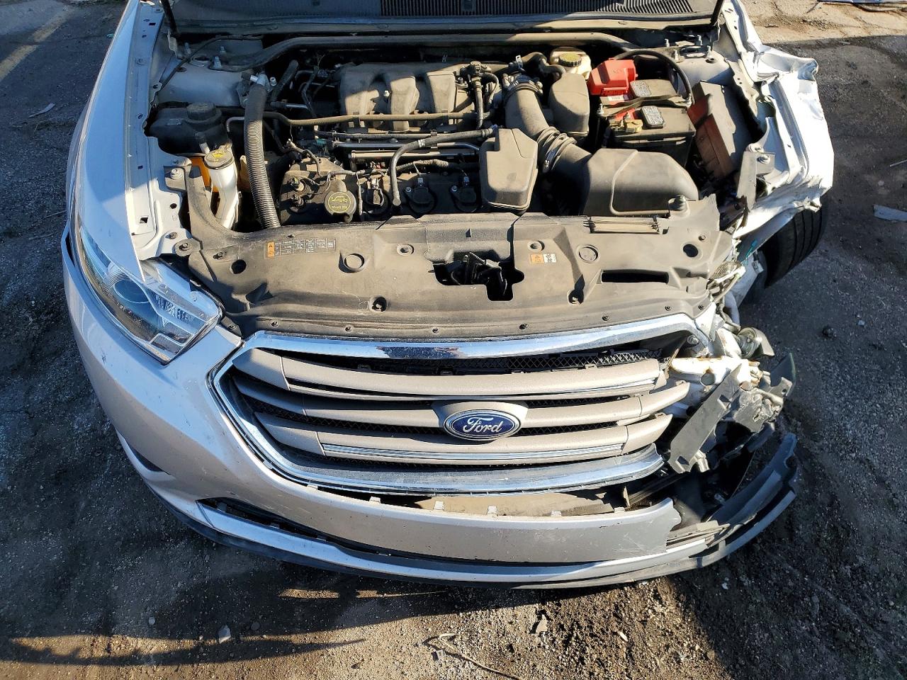 2018 FORD TAURUS SEL photo 11