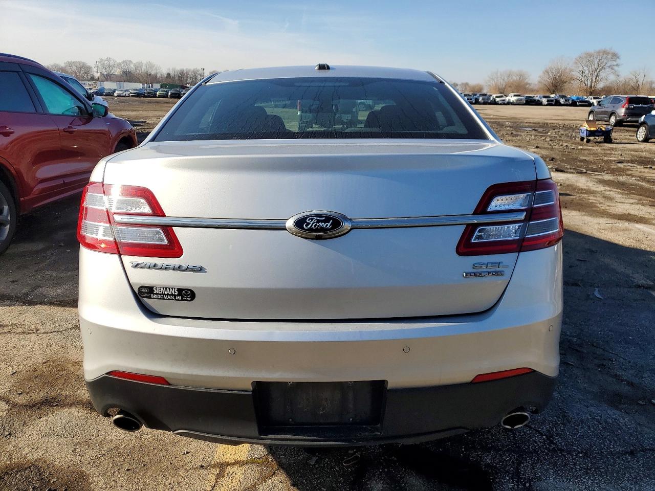 2018 FORD TAURUS SEL photo 6
