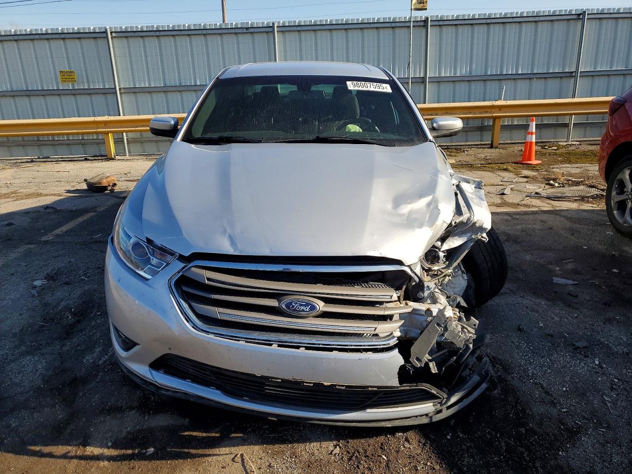 2018 FORD TAURUS SEL photo 5