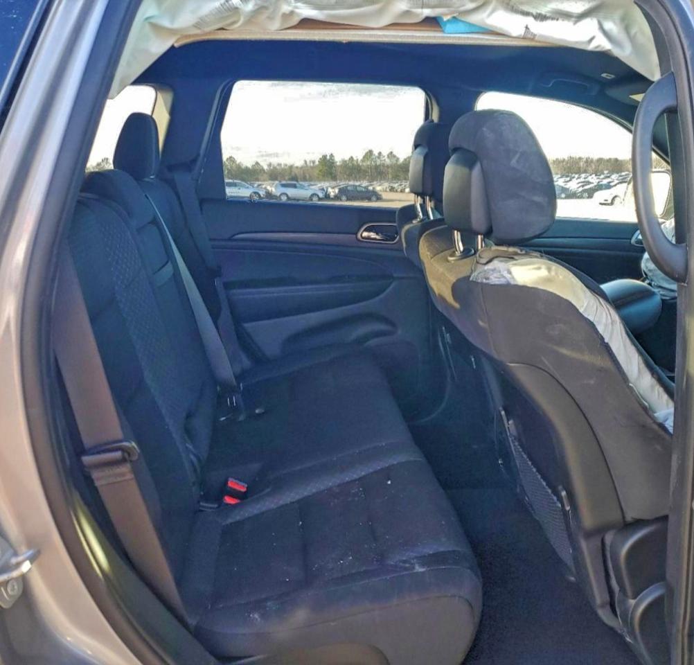 2019 JEEP GRAND CHEROKEE LAREDO photo 11