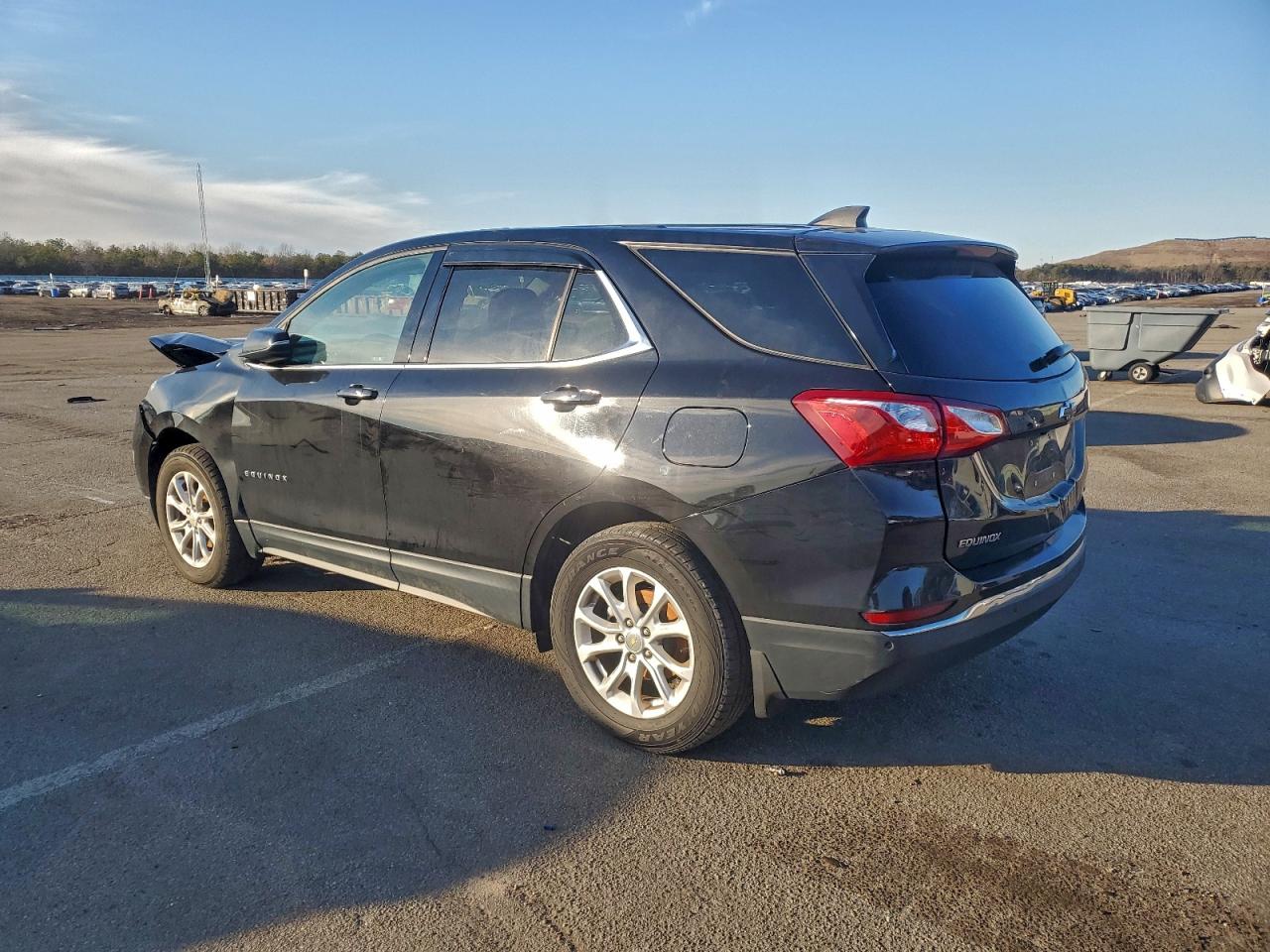 2019 CHEVROLET EQUINOX LT photo 2