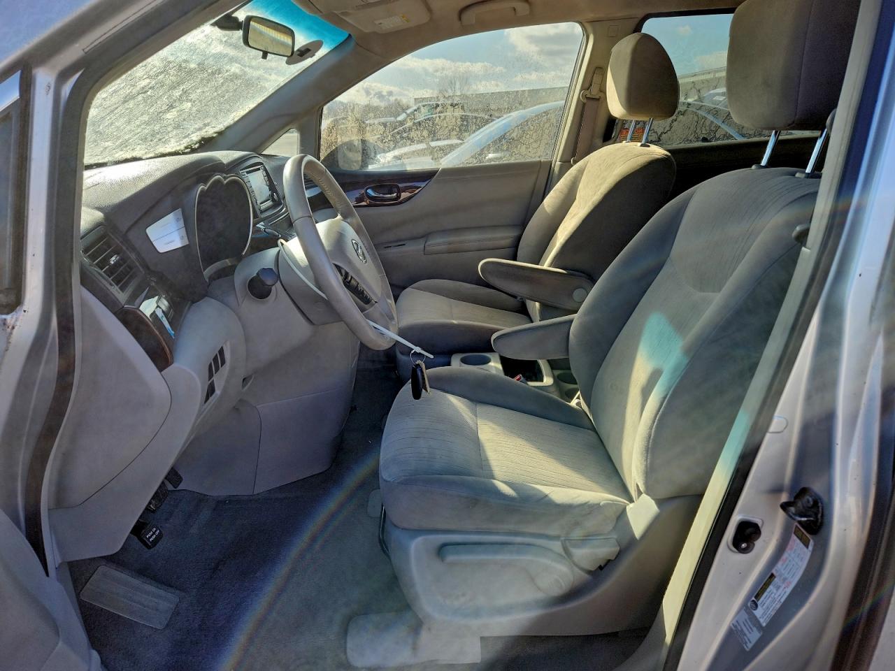 2016 NISSAN QUEST S photo 7