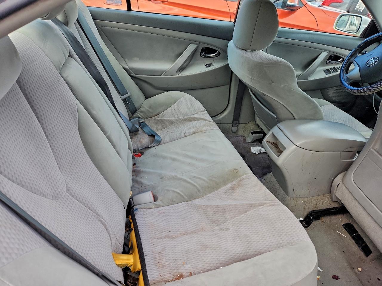 2011 TOYOTA CAMRY BASE photo 10