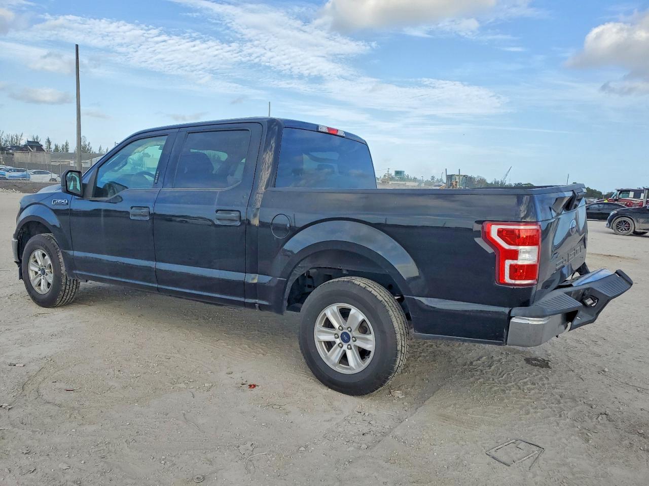 2018 FORD F150 SUPERCREW photo 2