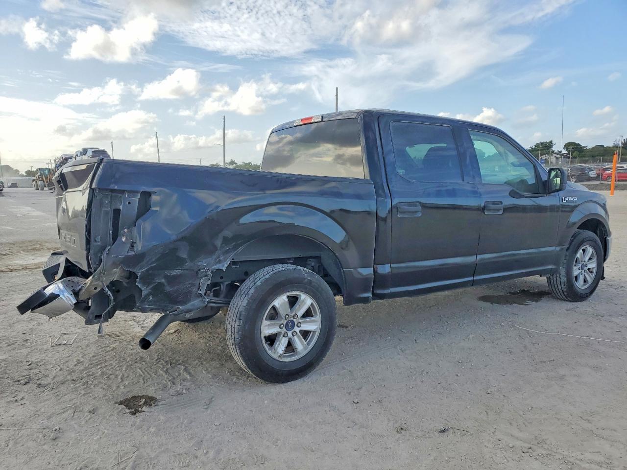 2018 FORD F150 SUPERCREW photo 3
