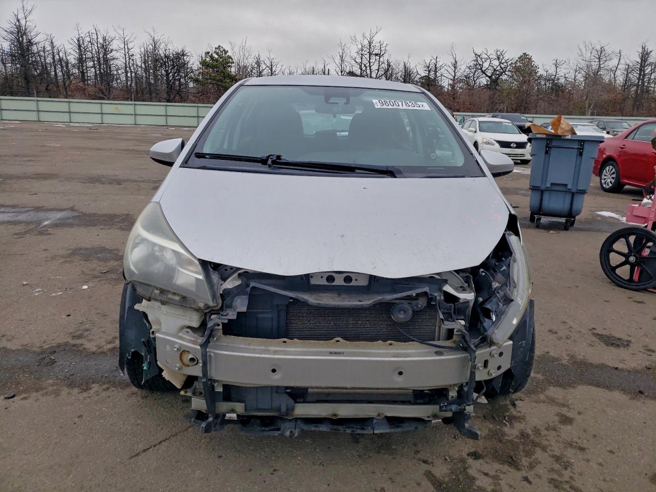 2017 TOYOTA YARIS L photo 5