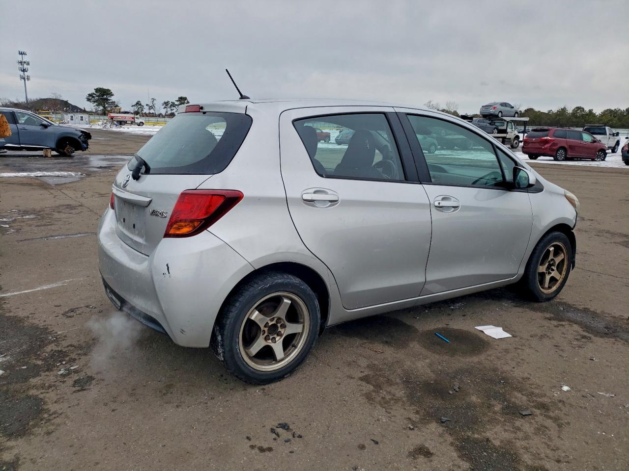2017 TOYOTA YARIS L photo 3