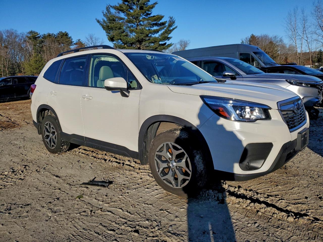 2020 SUBARU FORESTER PREMIUM photo 4