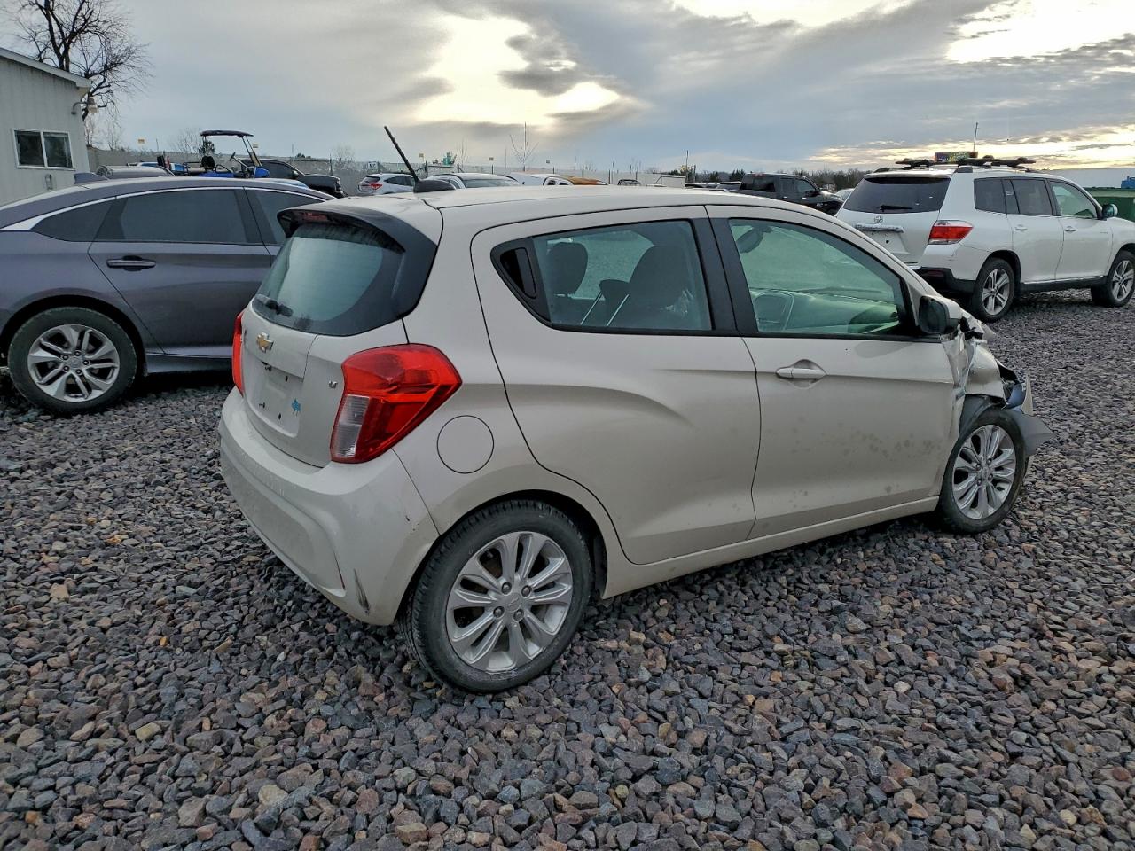 2017 CHEVROLET SPARK 1LT photo 3