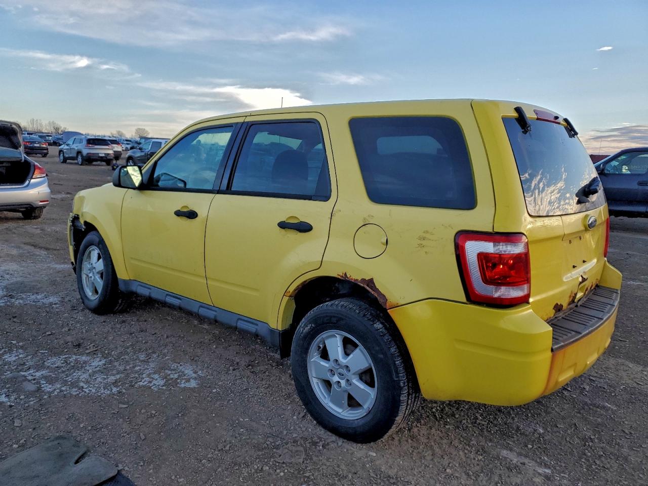 2011 FORD ESCAPE XLS photo 2