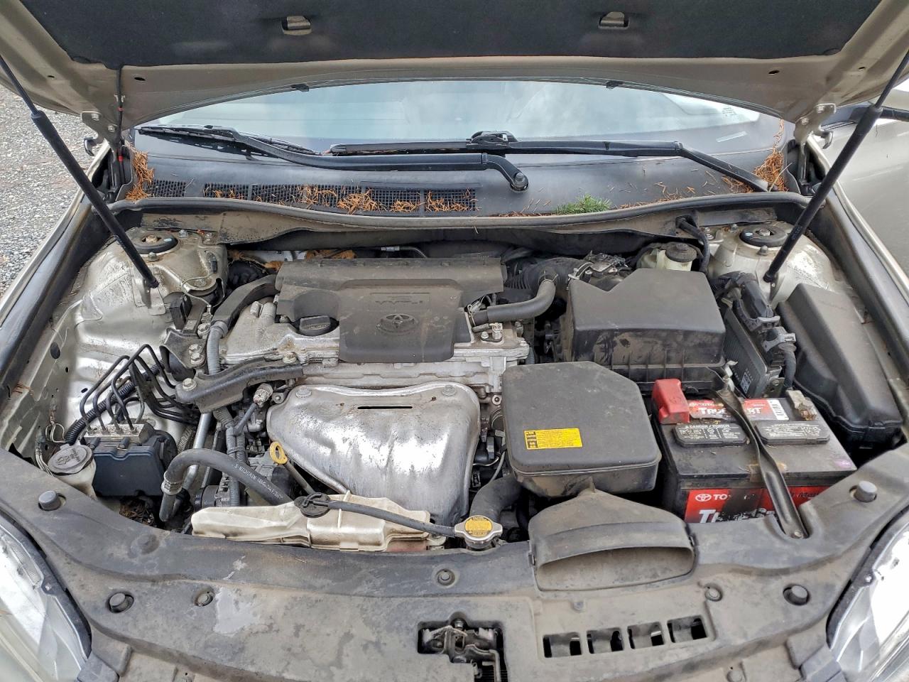 2015 TOYOTA CAMRY LE photo 11