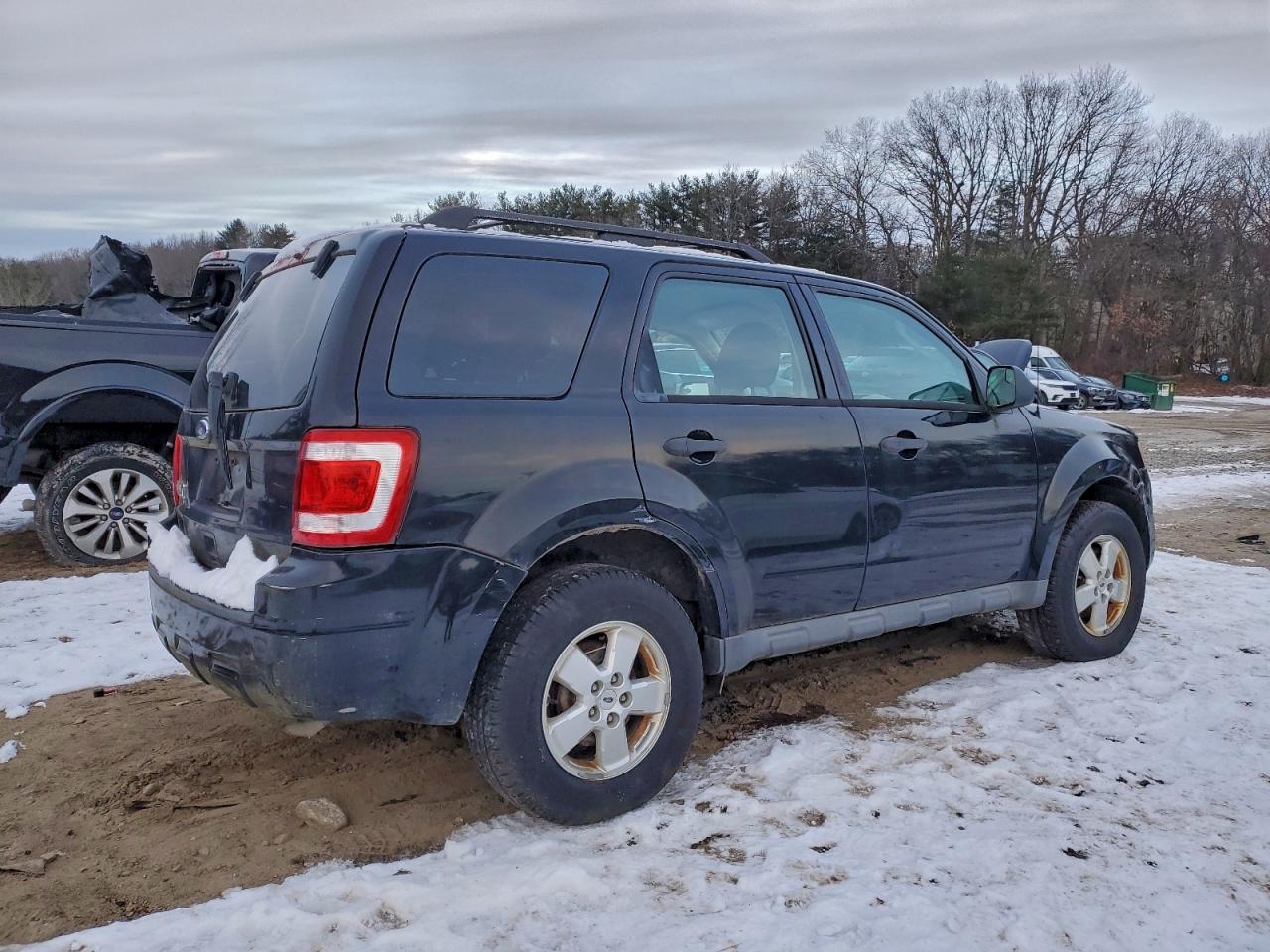 2010 FORD ESCAPE XLS photo 3