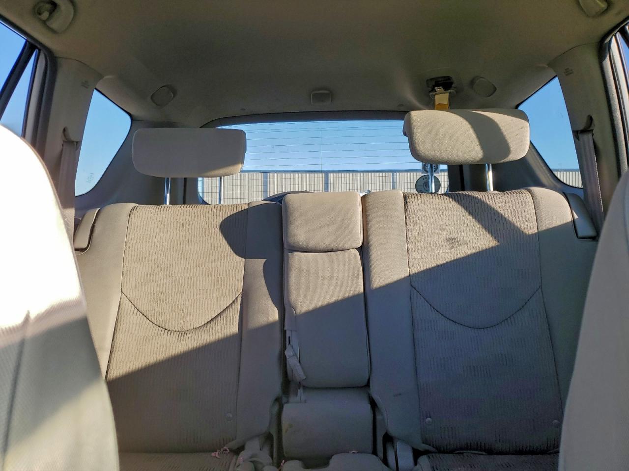 2010 TOYOTA RAV4 photo 10
