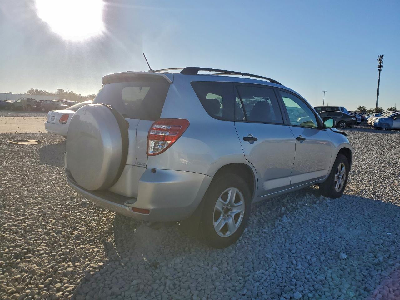 2010 TOYOTA RAV4 photo 3