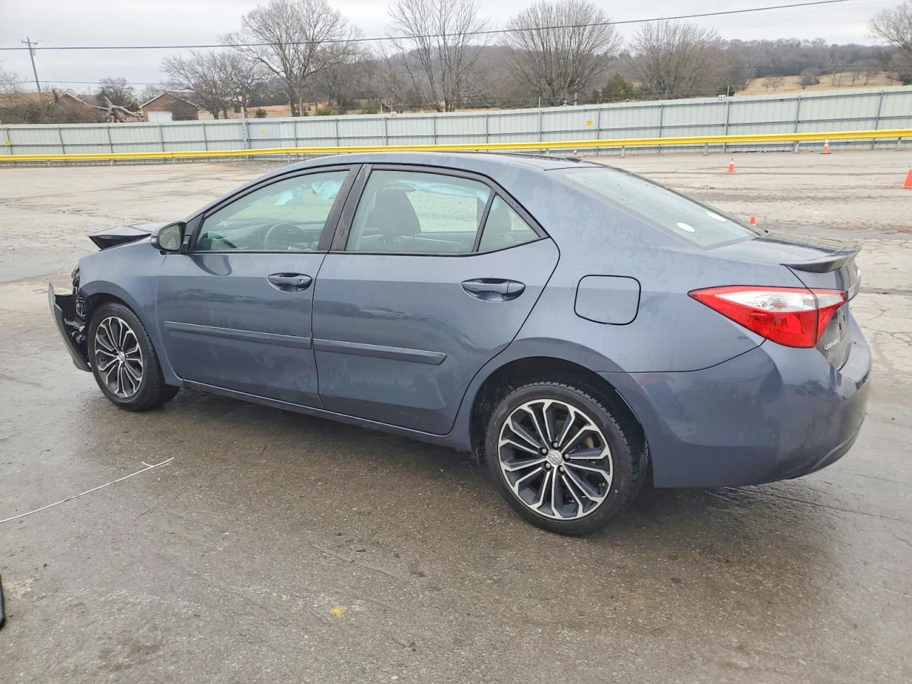 2016 TOYOTA COROLLA L photo 2