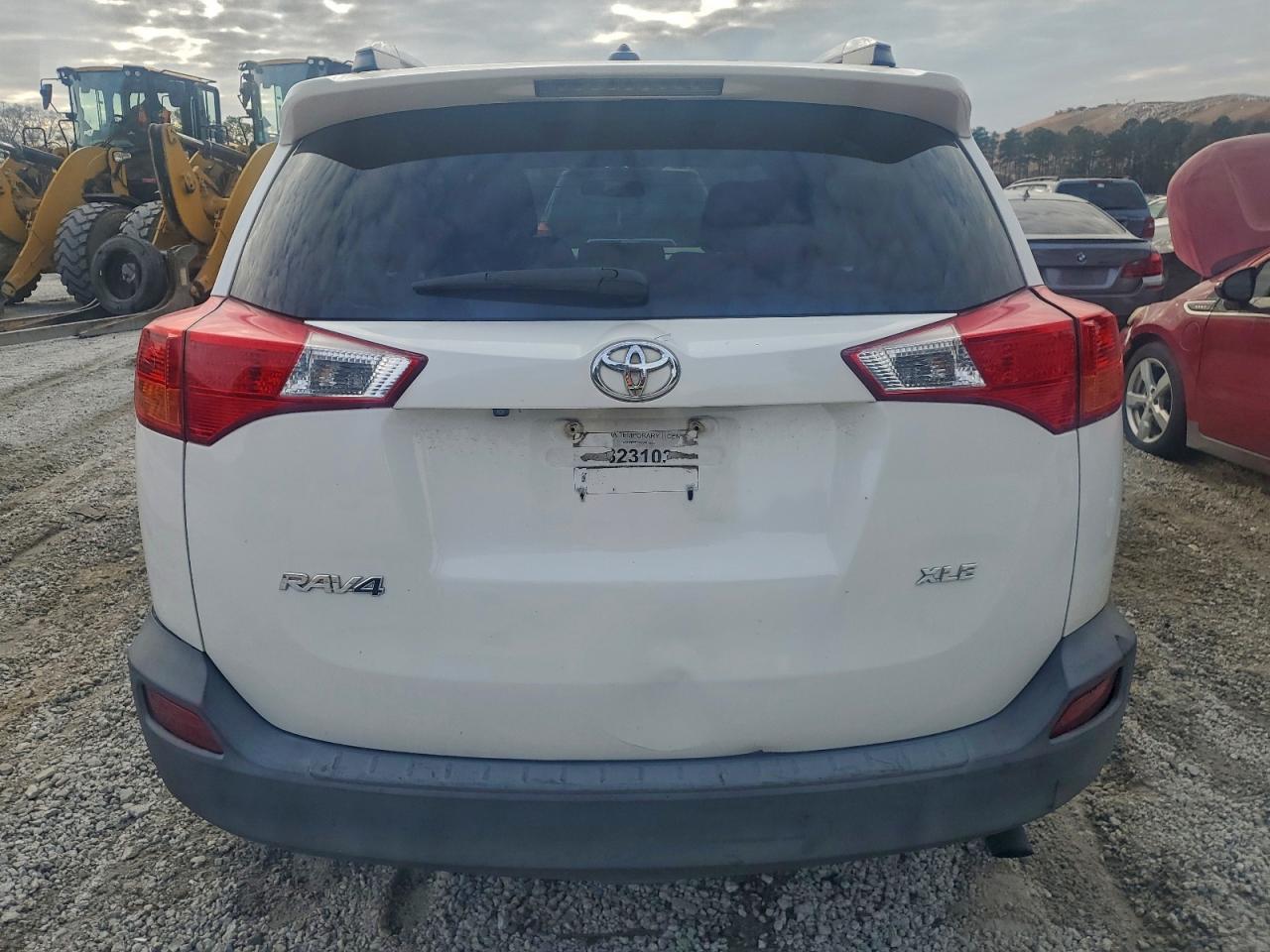 2013 TOYOTA RAV4 XLE photo 6