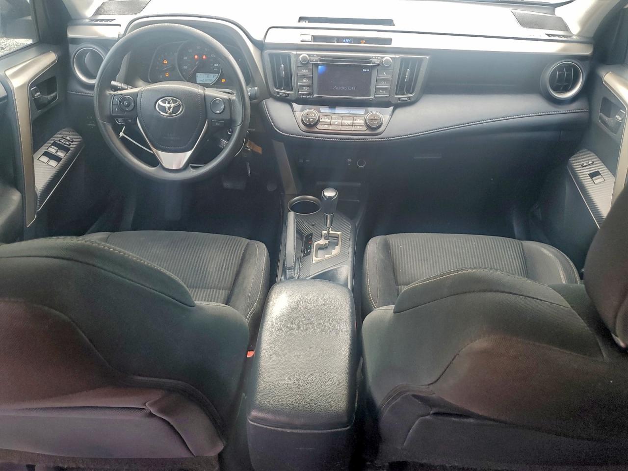 2013 TOYOTA RAV4 XLE photo 8