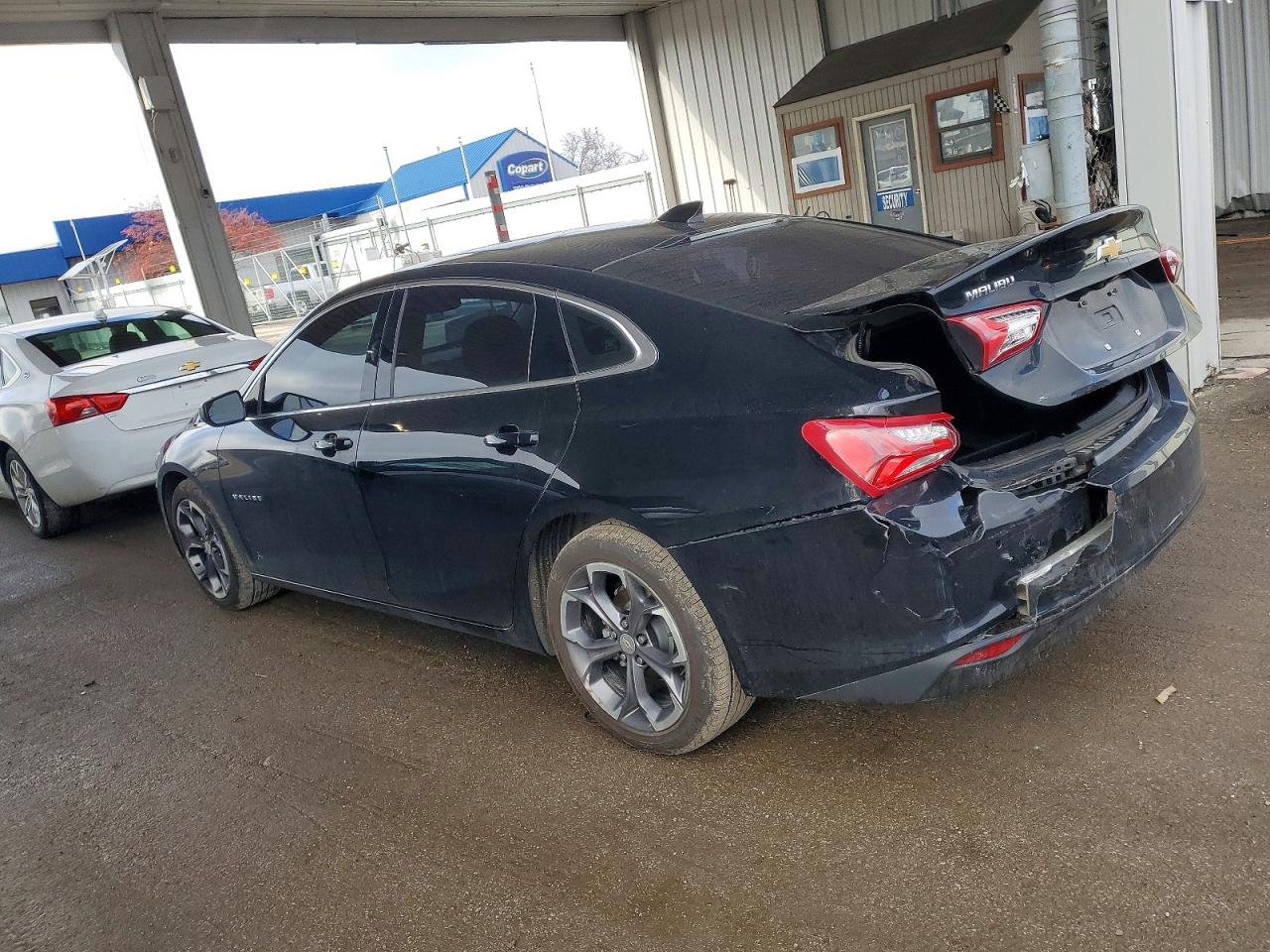2022 CHEVROLET MALIBU LT photo 2
