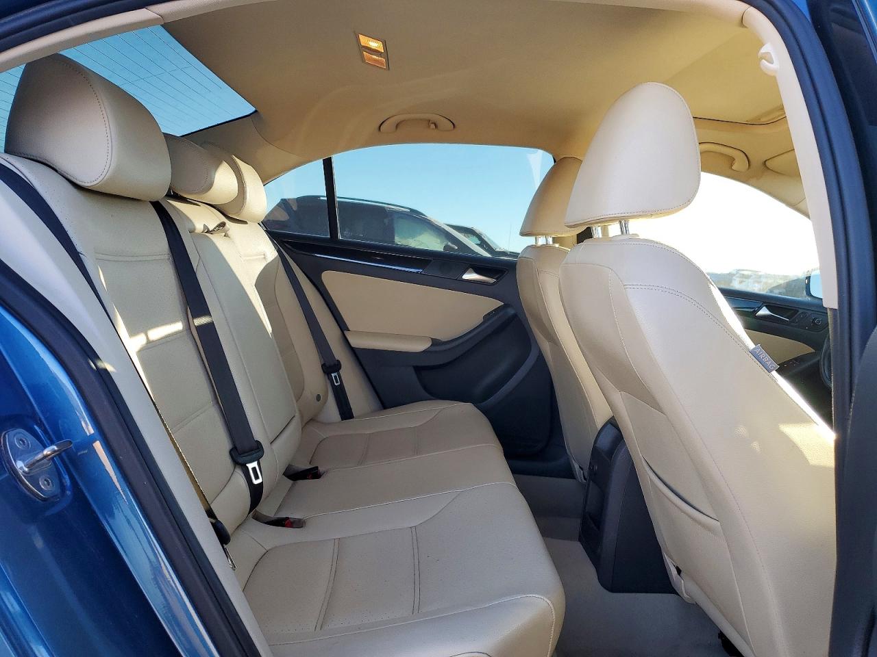 2016 VOLKSWAGEN JETTA SEL photo 10