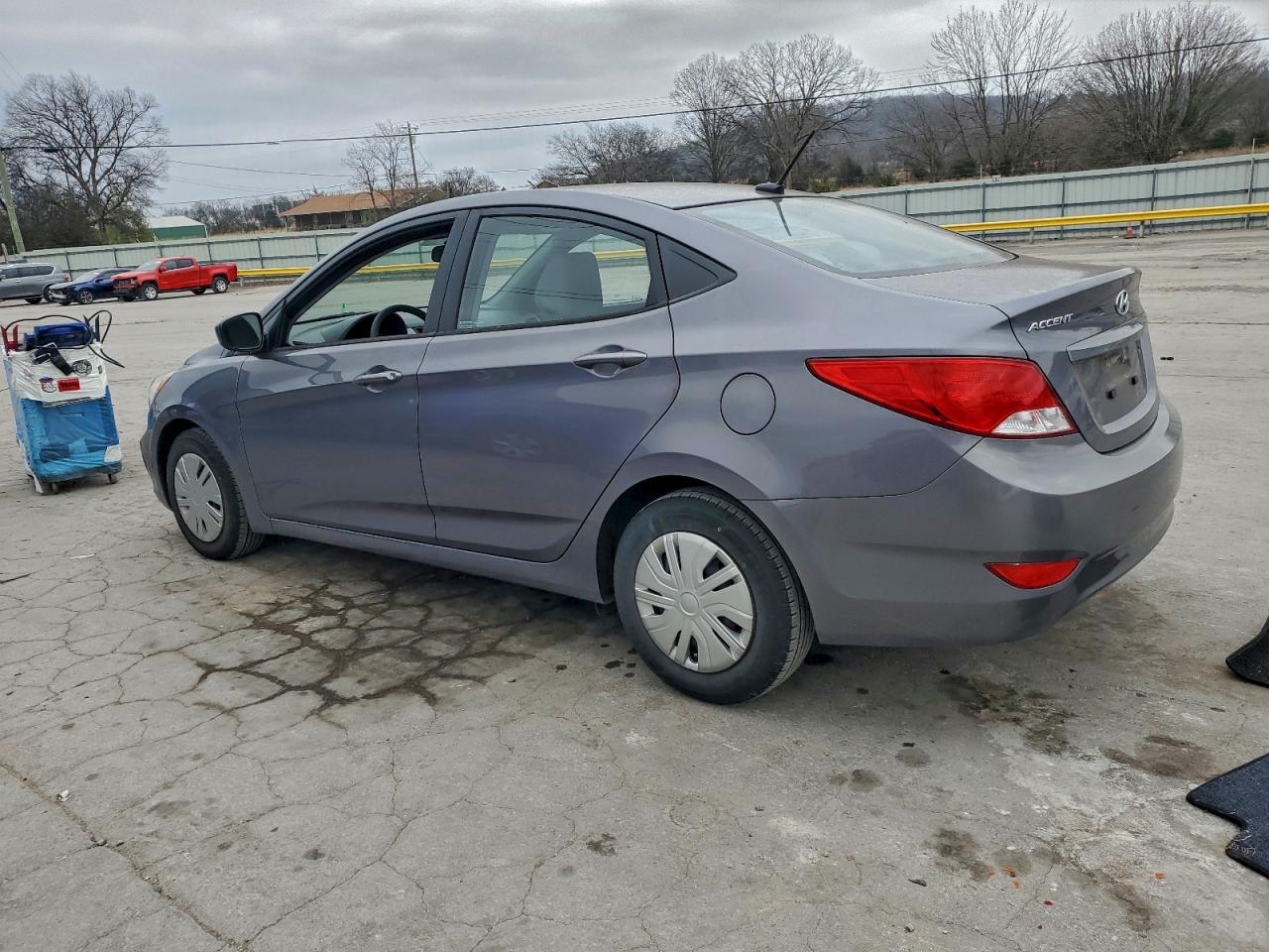 2016 HYUNDAI ACCENT SE photo 2