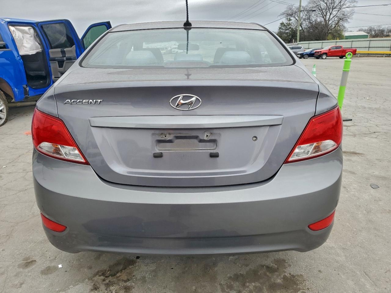 2016 HYUNDAI ACCENT SE photo 6