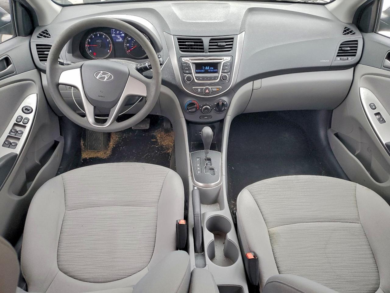 2016 HYUNDAI ACCENT SE photo 8