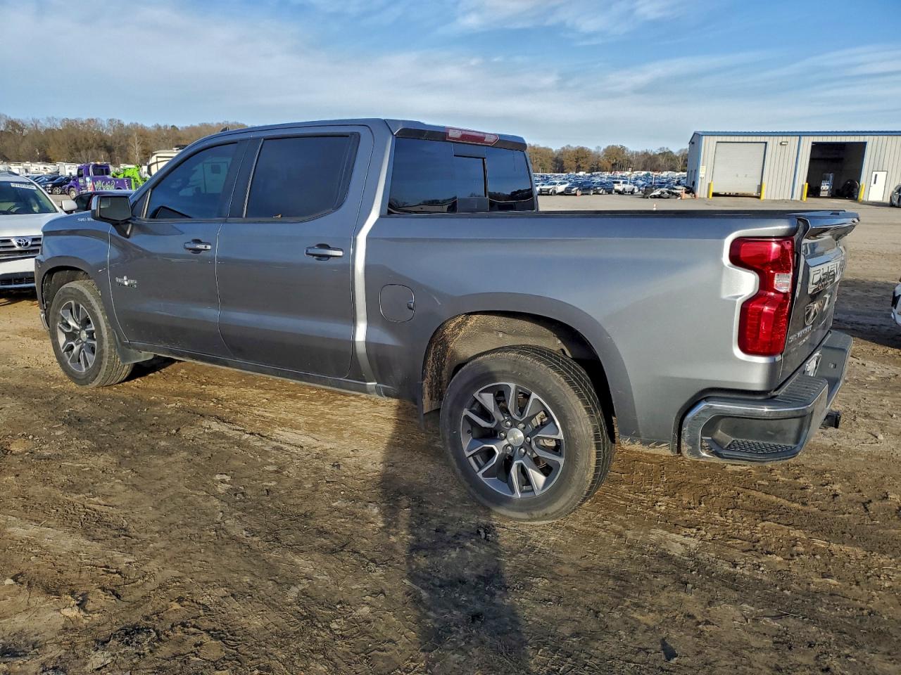 2021 CHEVROLET SILVERADO C1500 LT photo 2