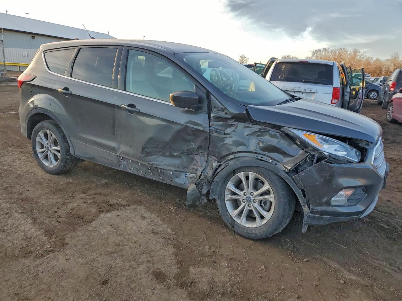 2019 FORD ESCAPE SE photo 4