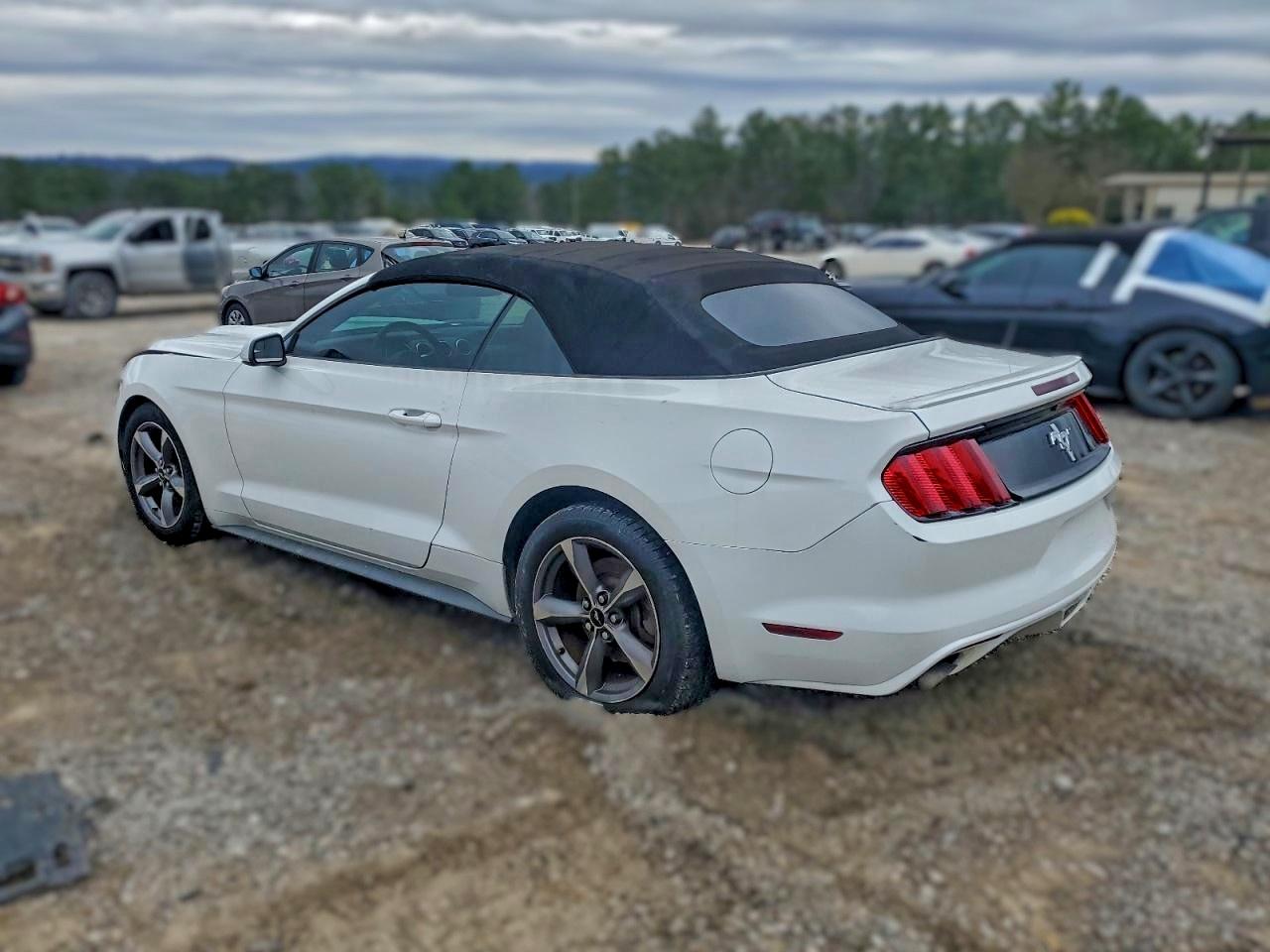 2015 FORD MUSTANG photo 2