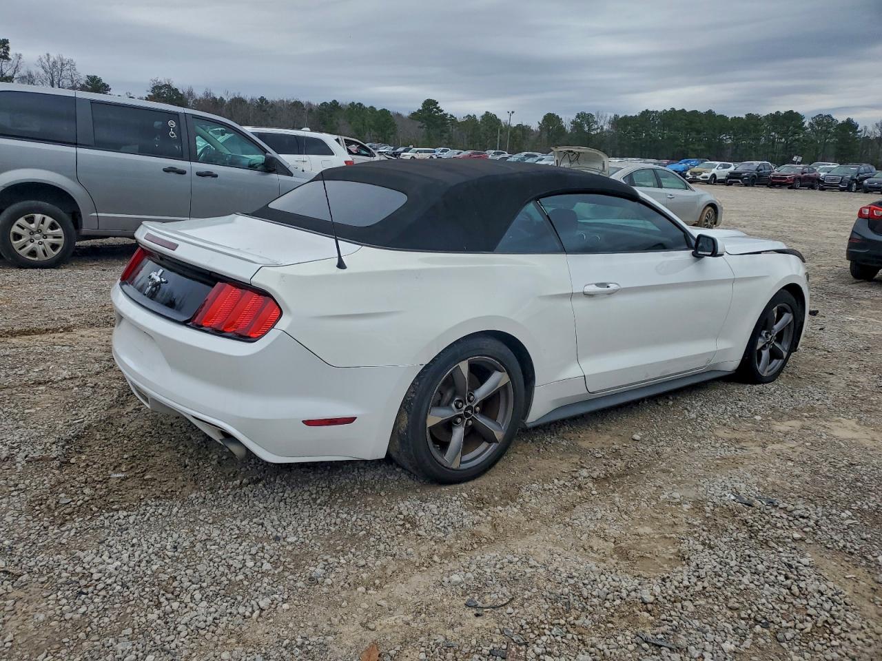 2015 FORD MUSTANG photo 3