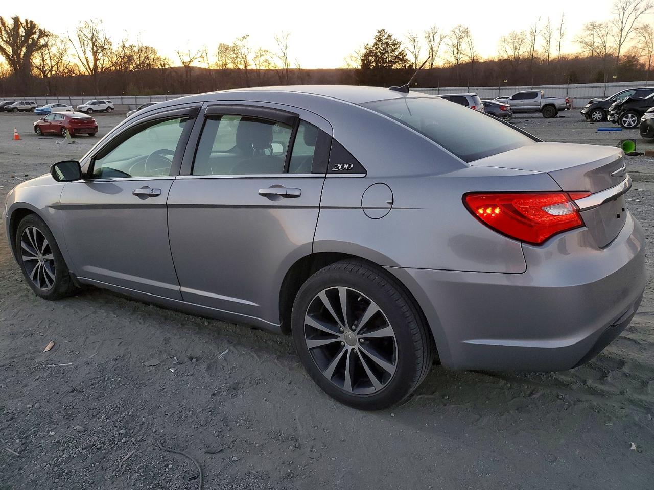 2013 CHRYSLER 200 LIMITED photo 2