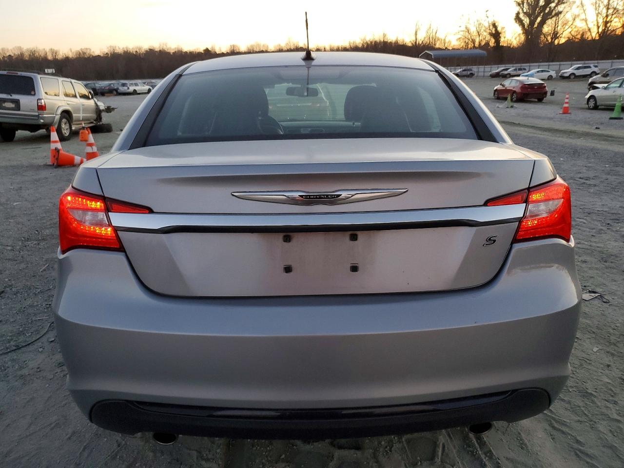 2013 CHRYSLER 200 LIMITED photo 6