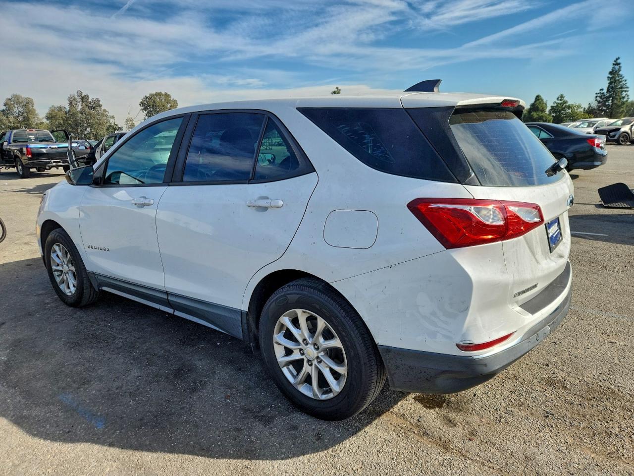 2018 CHEVROLET EQUINOX LS photo 2