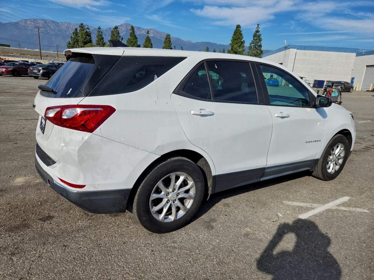 2018 CHEVROLET EQUINOX LS photo 3