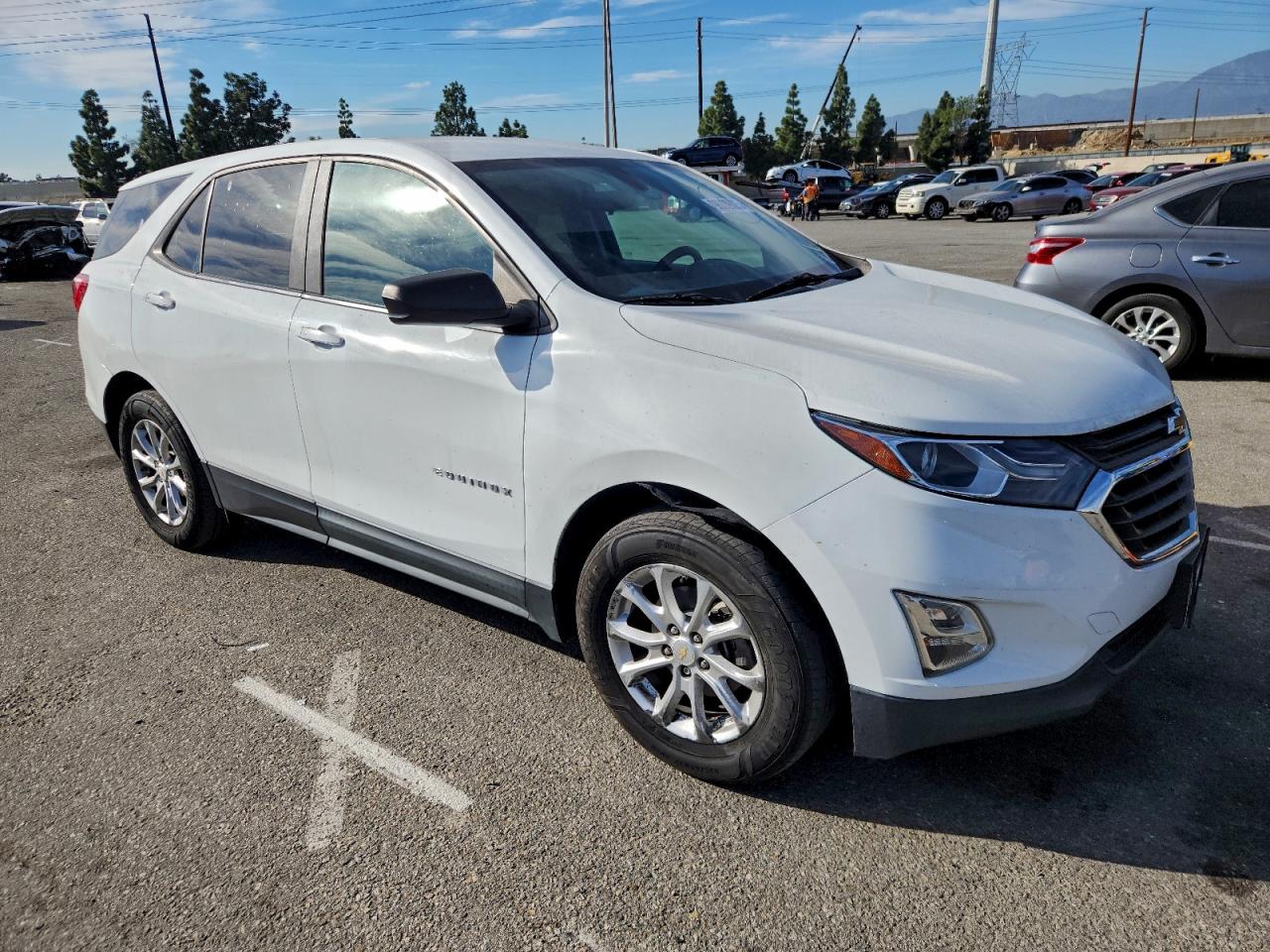 2018 CHEVROLET EQUINOX LS photo 4
