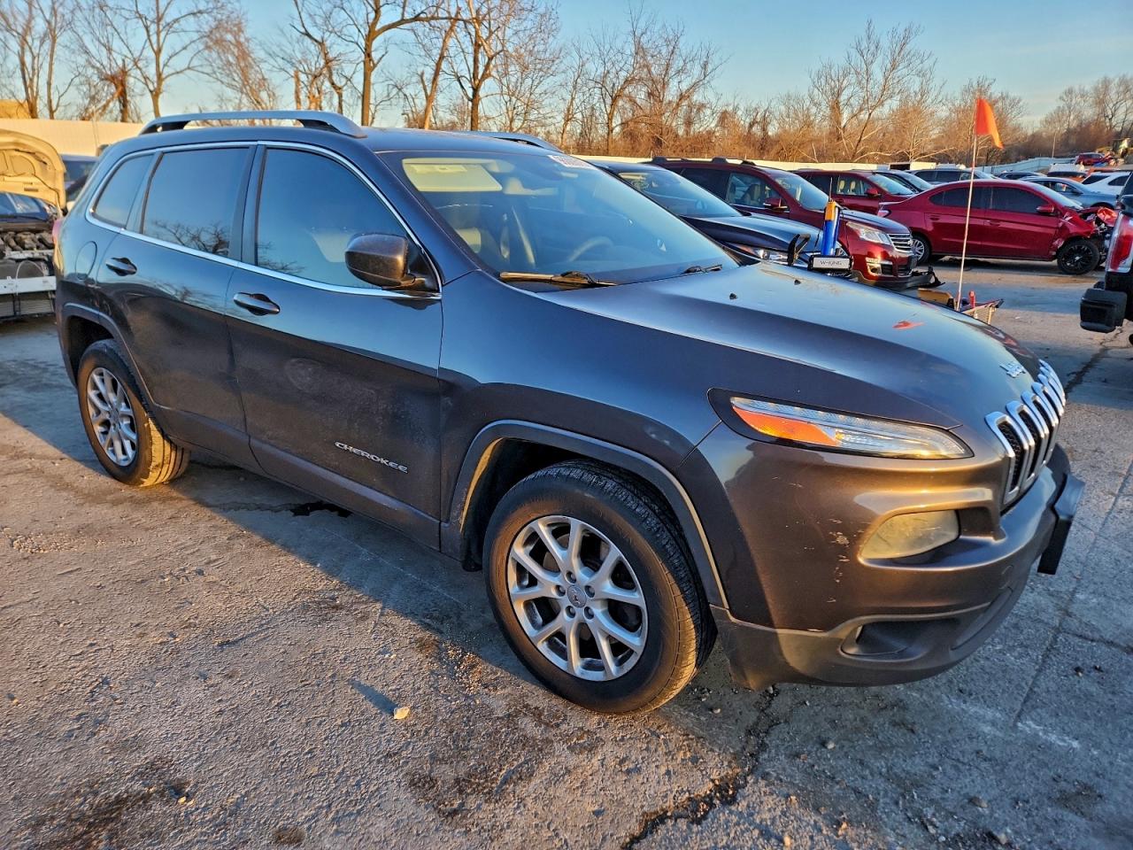 2014 JEEP CHEROKEE LATITUDE photo 4