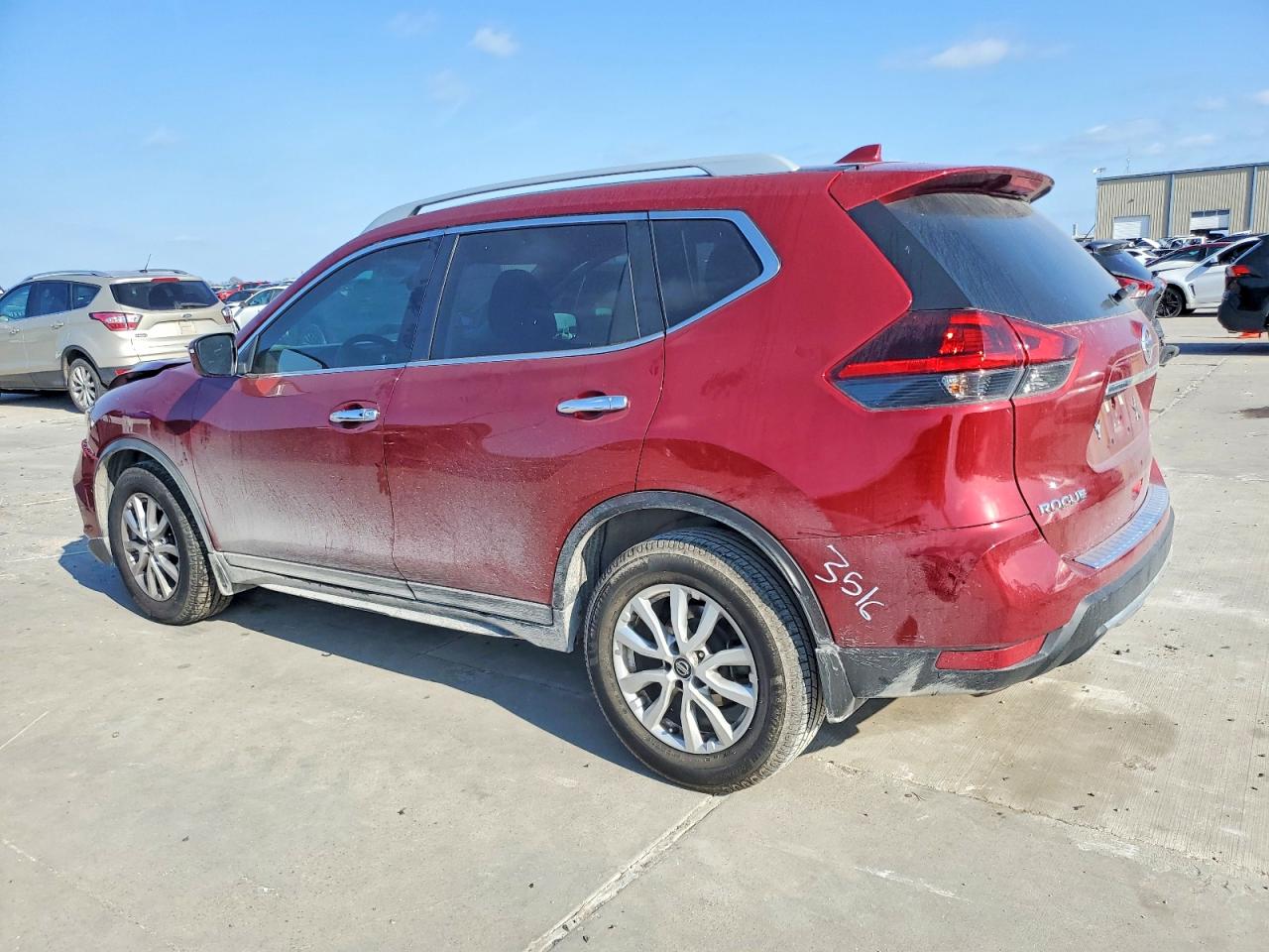 2018 NISSAN ROGUE S photo 2
