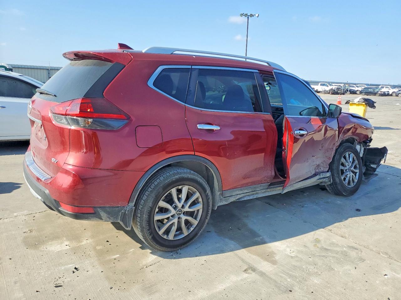 2018 NISSAN ROGUE S photo 3