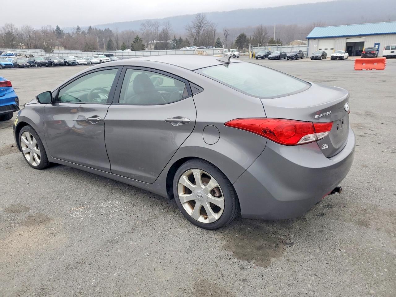 2012 HYUNDAI ELANTRA photo 2