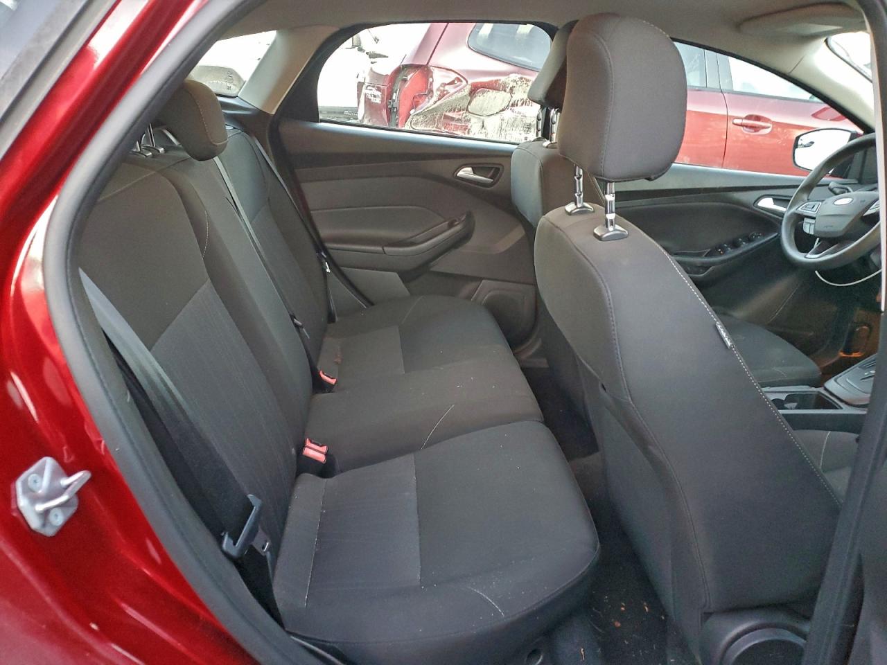 2015 FORD FOCUS SE photo 19