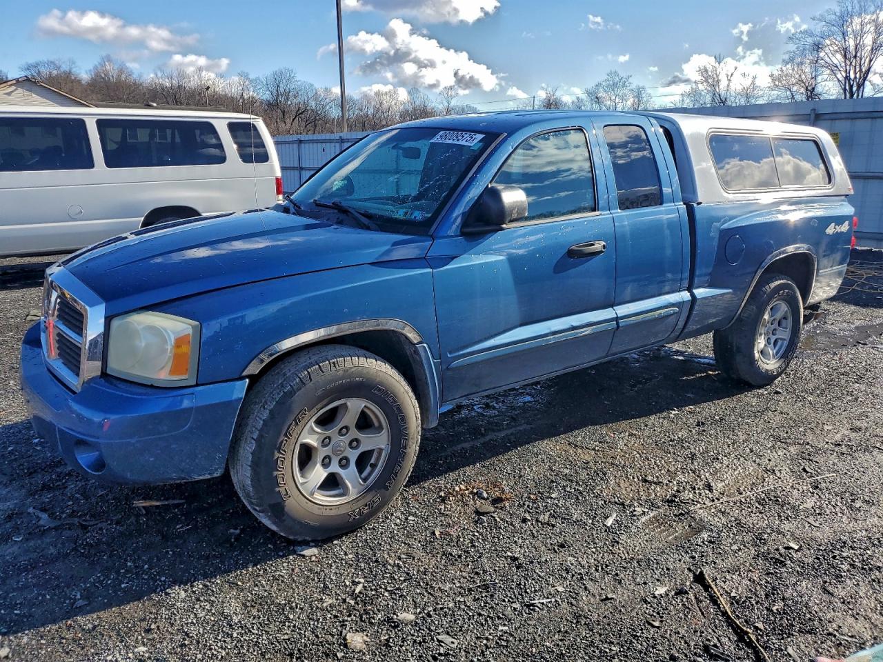 2005 DODGE DAKOTA