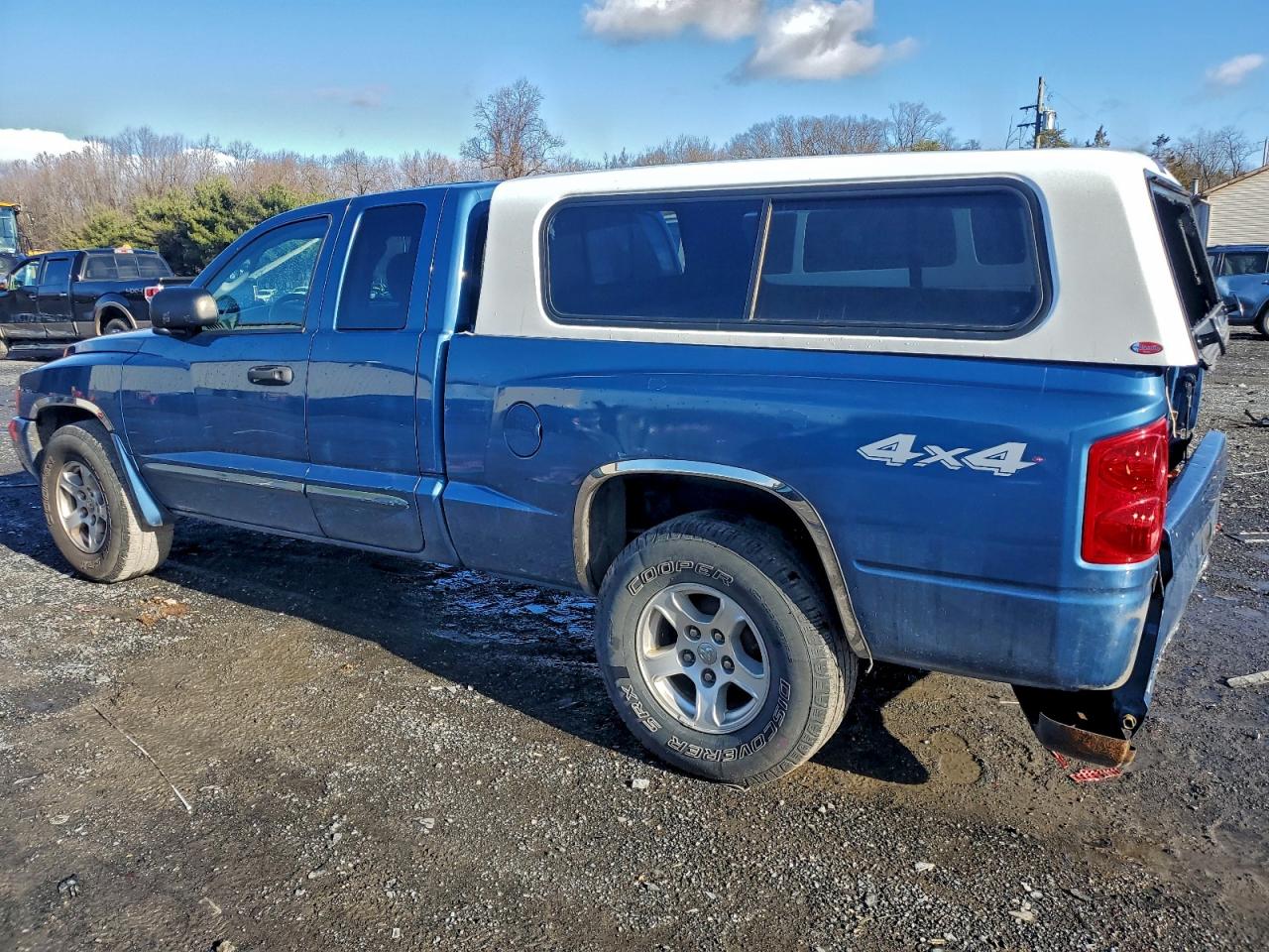 2005 DODGE DAKOTA SLT photo 3
