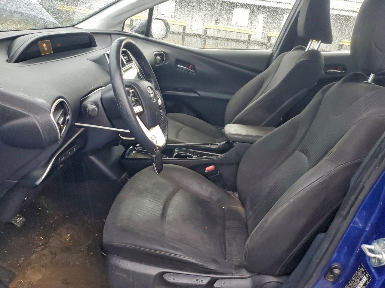 2017 TOYOTA PRIUS photo 7
