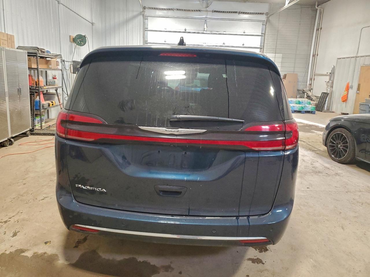 2025 CHRYSLER PACIFICA SELECT photo 6